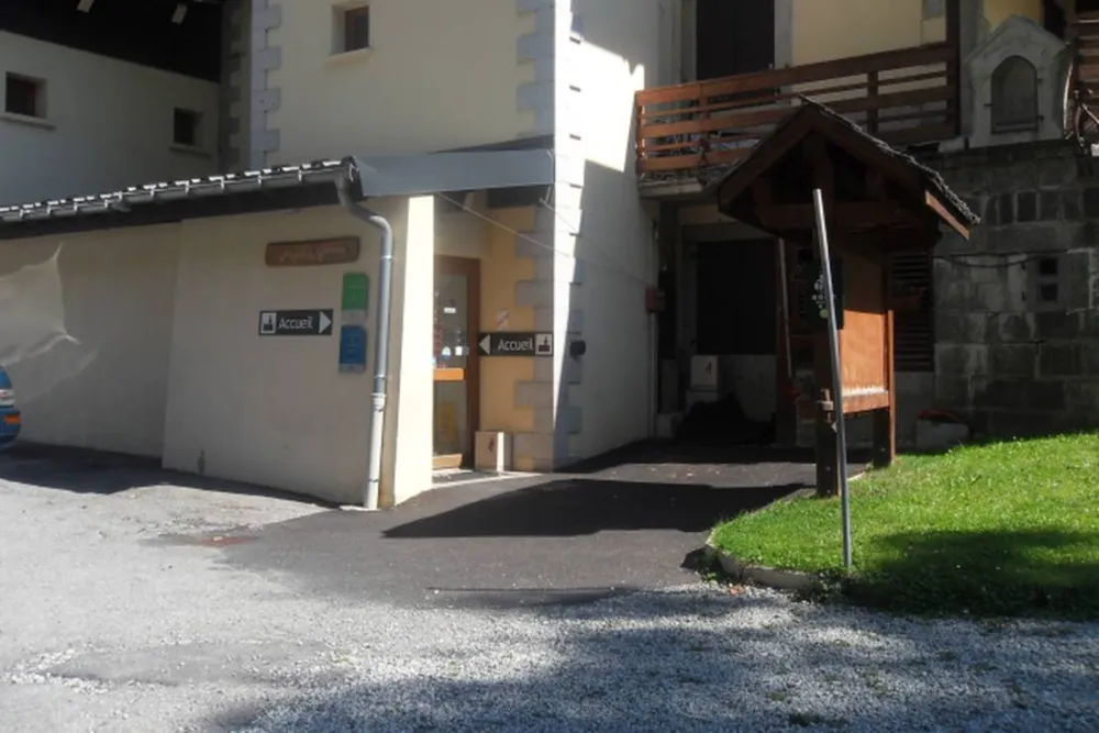 Camping Les Frasserands – Chalet Pierre Semard