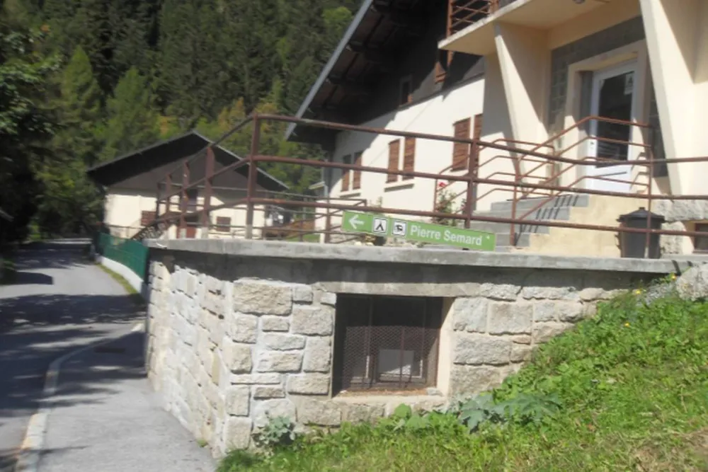 Camping Les Frasserands – Chalet Pierre Semard