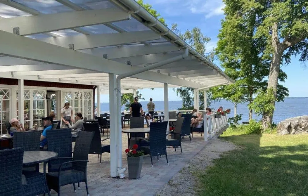 Hjälmargården och Läppe Camping