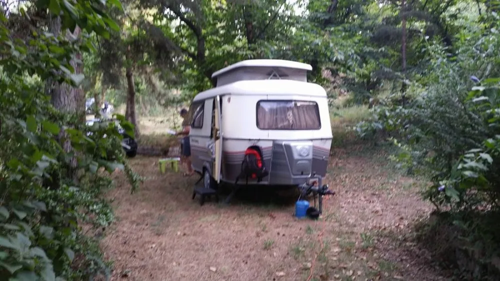 AIRE NATURELLE DE CAMPING LES CERISIERS