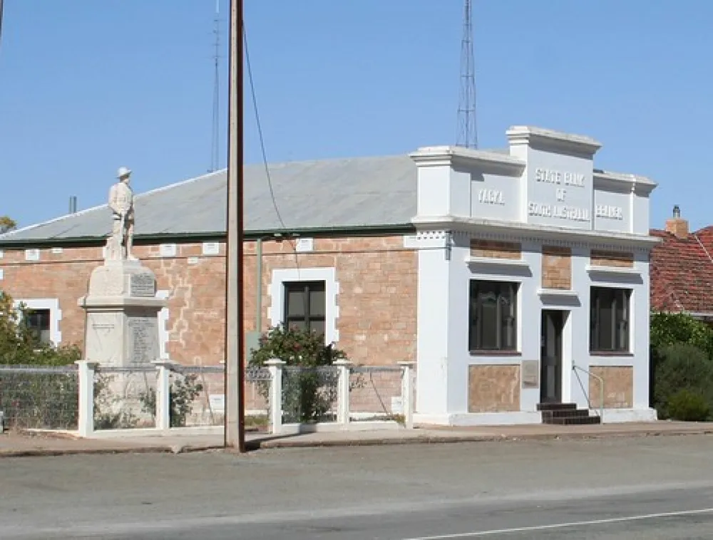 Yakkamoorundie Park at Yacka Campground