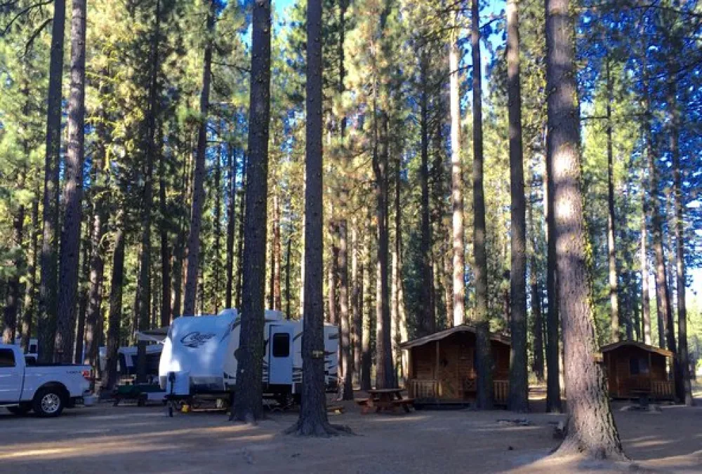 Movin' West RV Park