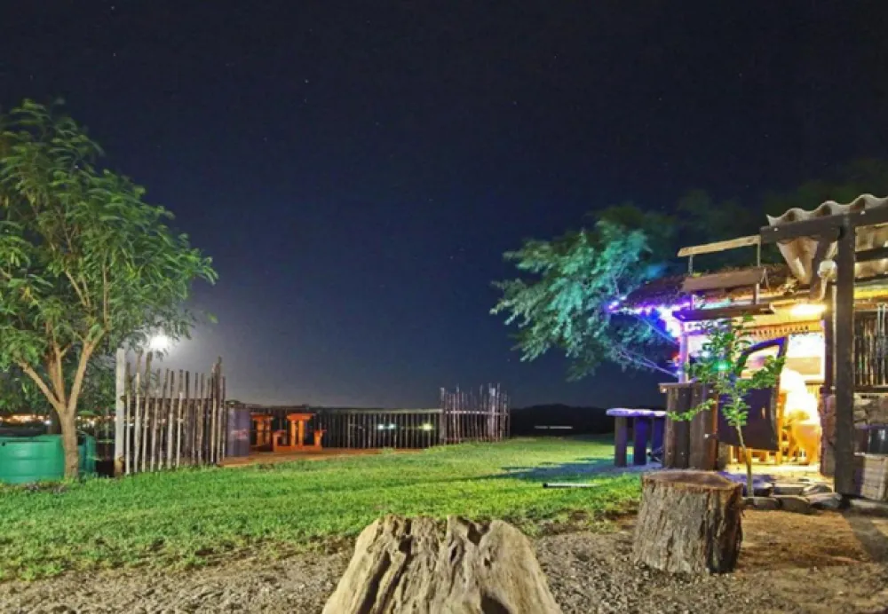 Frontier River Resort