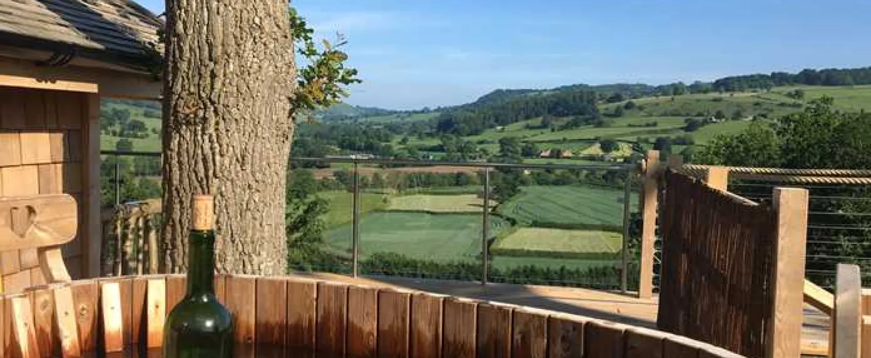 Oaklands Glamping and Treehouse