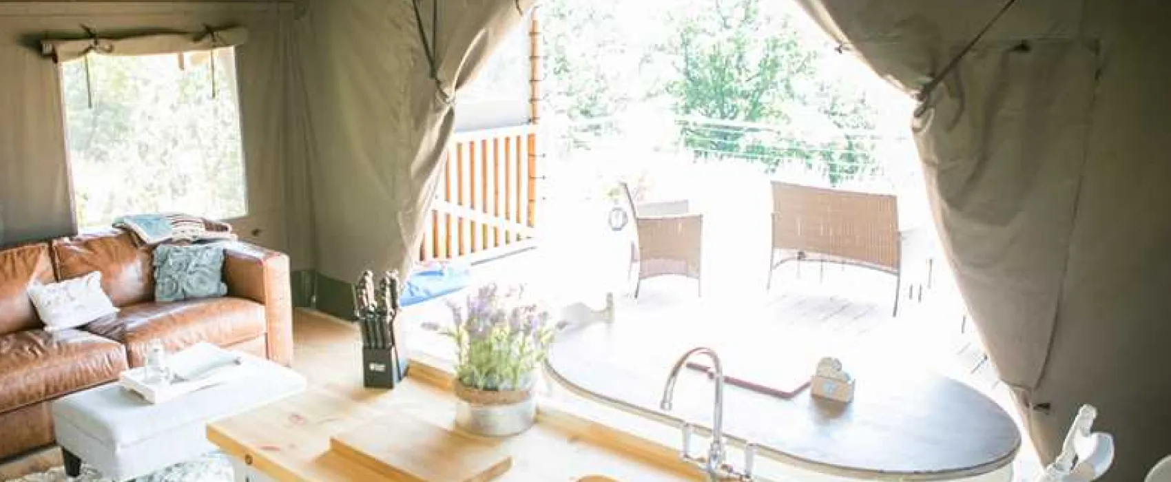 Oaklands Glamping and Treehouse