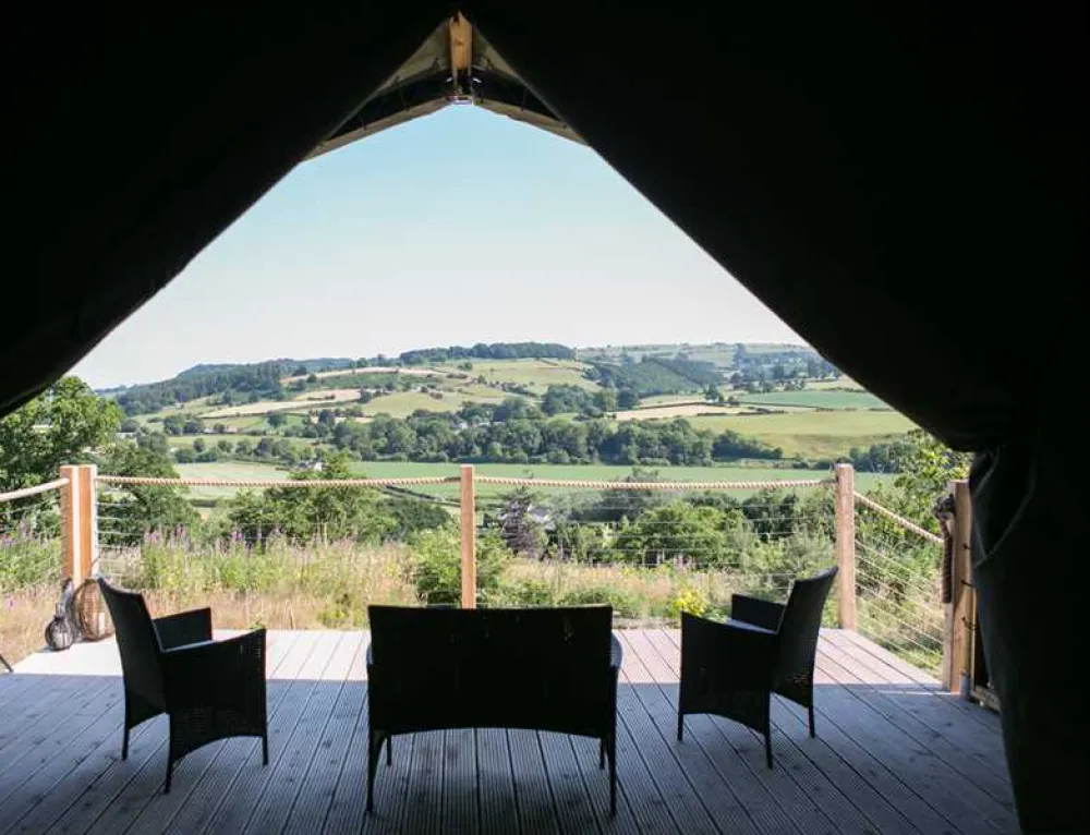 Oaklands Glamping and Treehouse