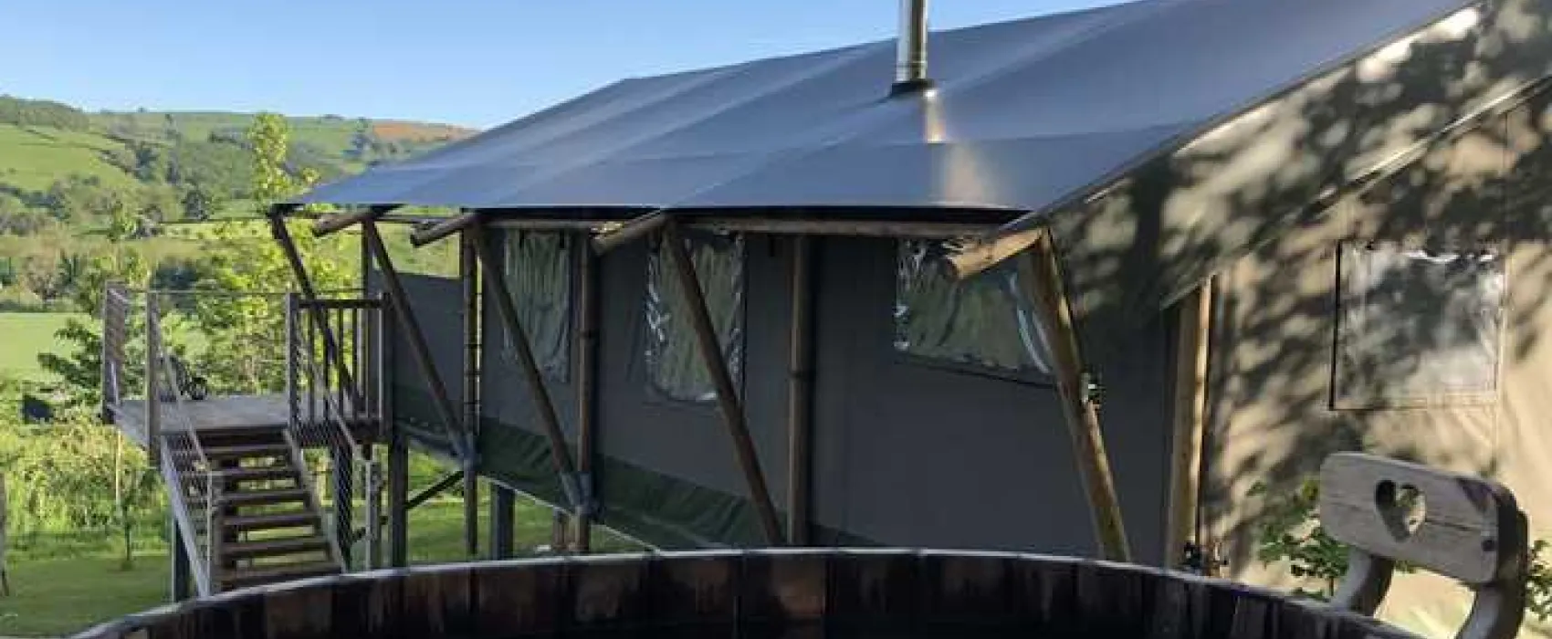 Oaklands Glamping and Treehouse