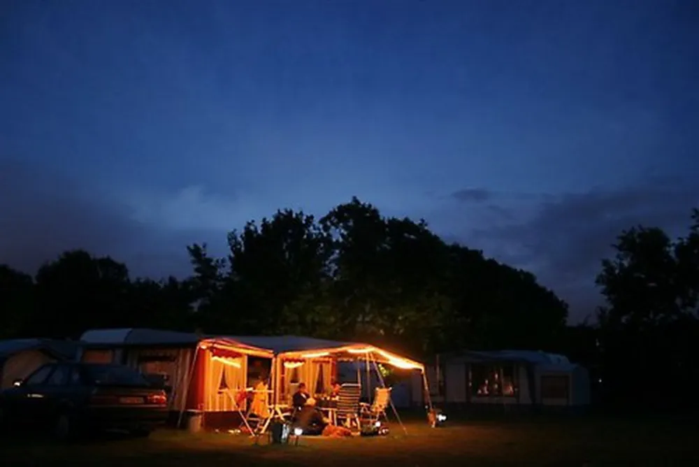 Camping en Kampeerboerderij 't Boerenerf