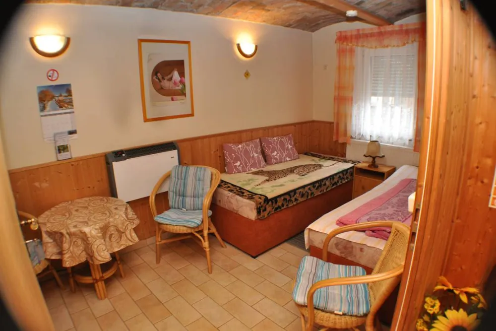 Pension & Campingplatz "Gartenidylle"