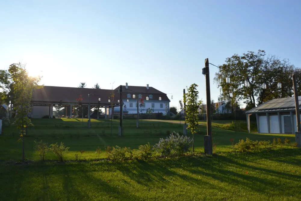 Bagolyvár Fogadó & Bakonyi Camping