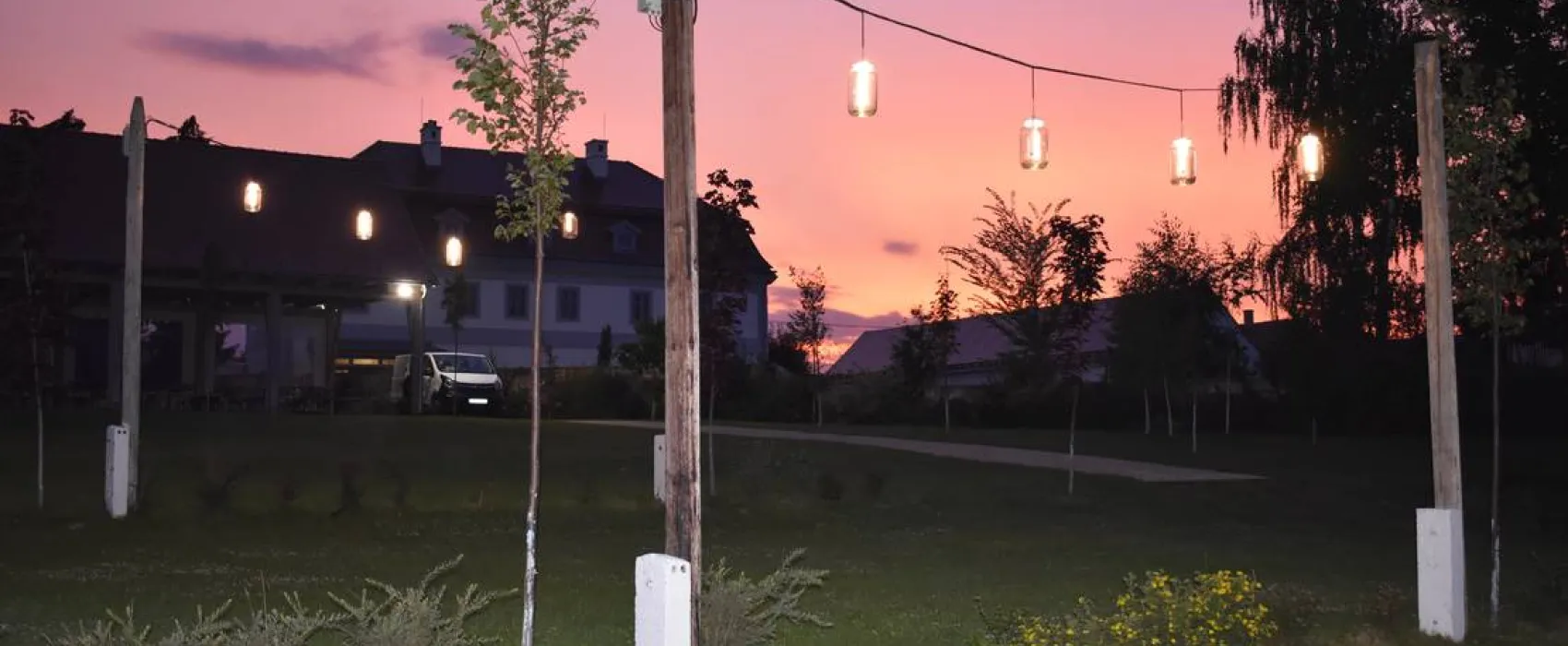 Bagolyvár Fogadó & Bakonyi Camping