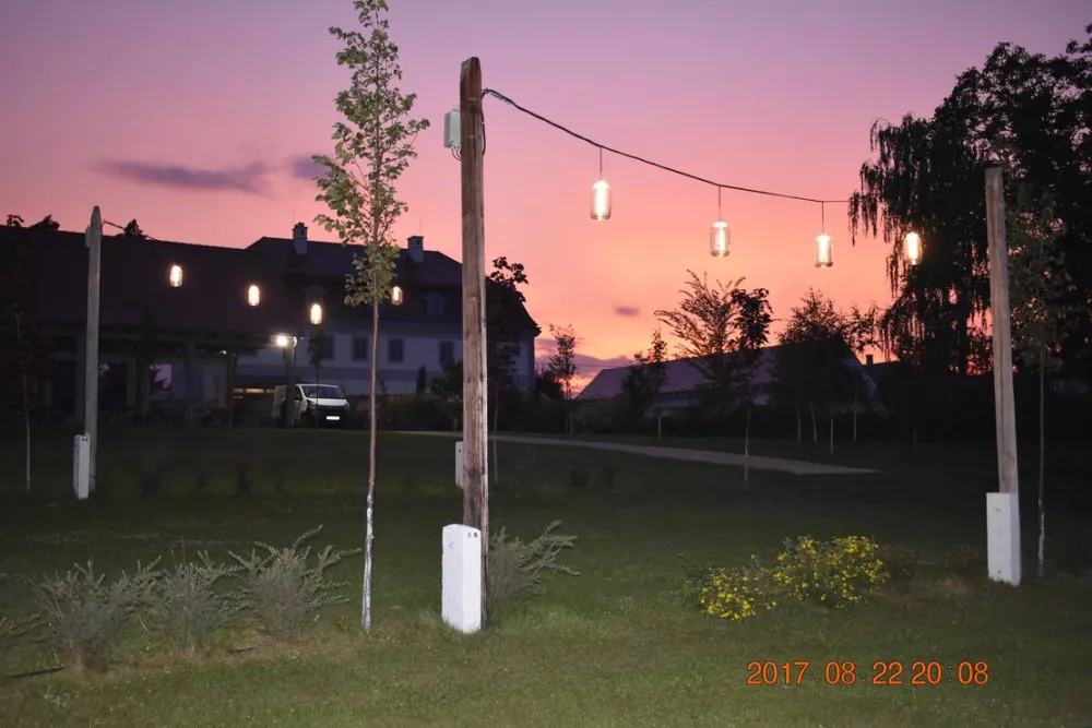 Bagolyvár Fogadó & Bakonyi Camping