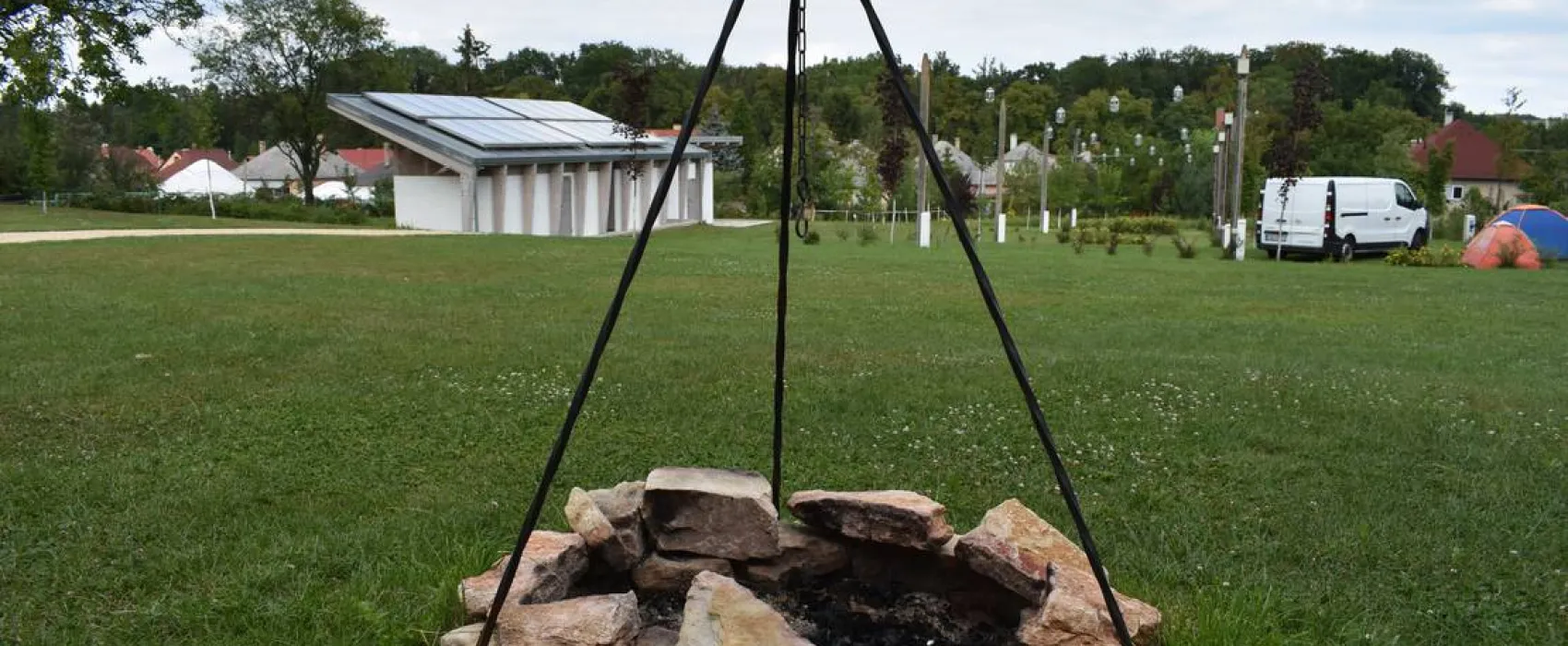 Bagolyvár Fogadó & Bakonyi Camping