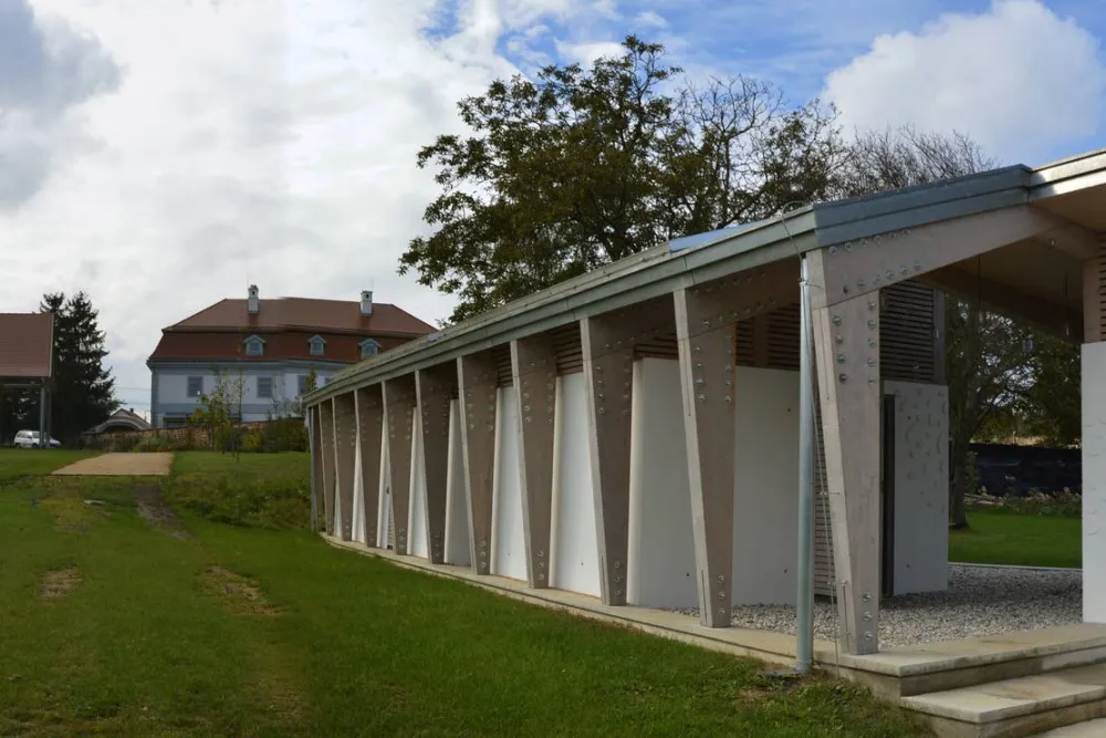 Bagolyvár Fogadó & Bakonyi Camping