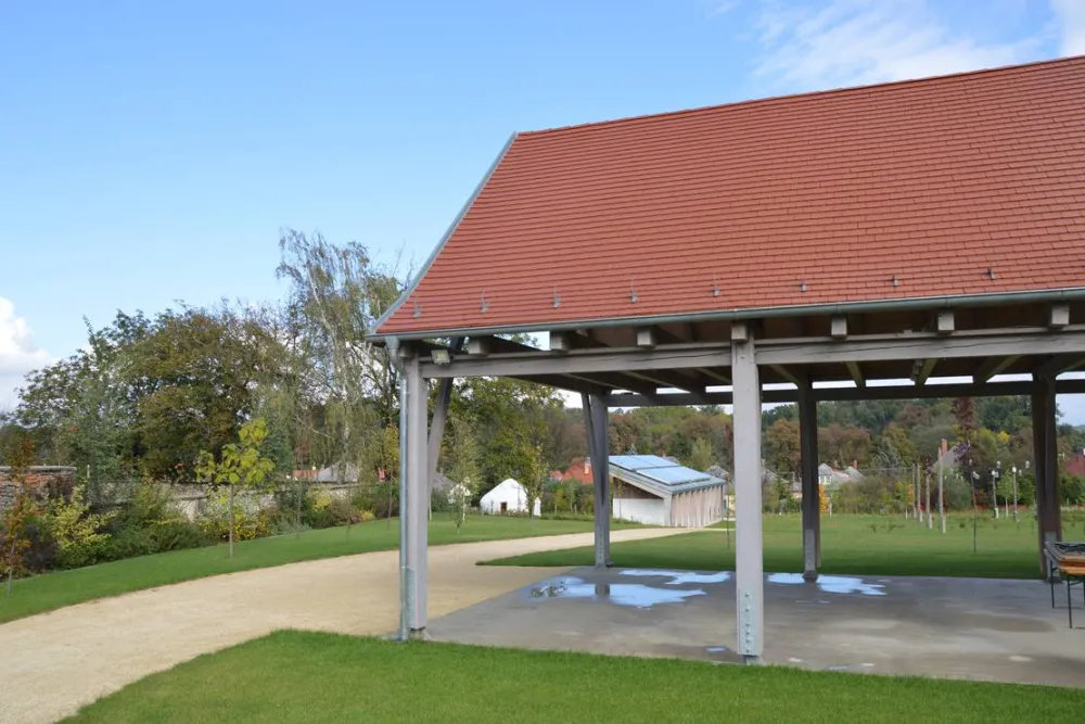 Bagolyvár Fogadó & Bakonyi Camping