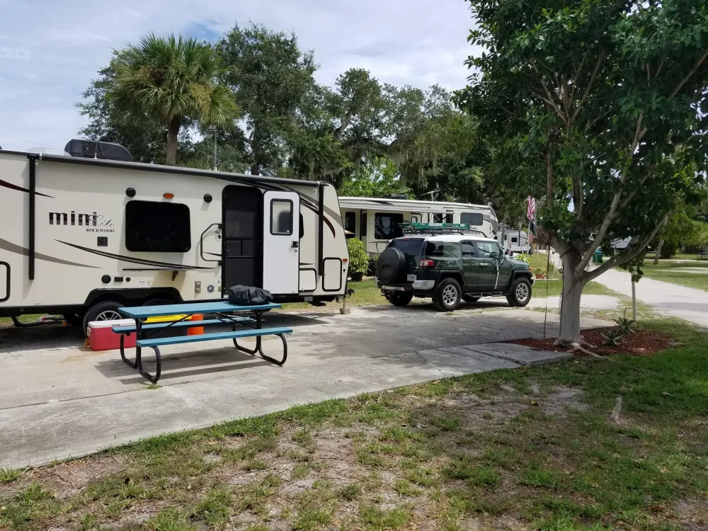 Mango Oak Manor RV Park  LLC