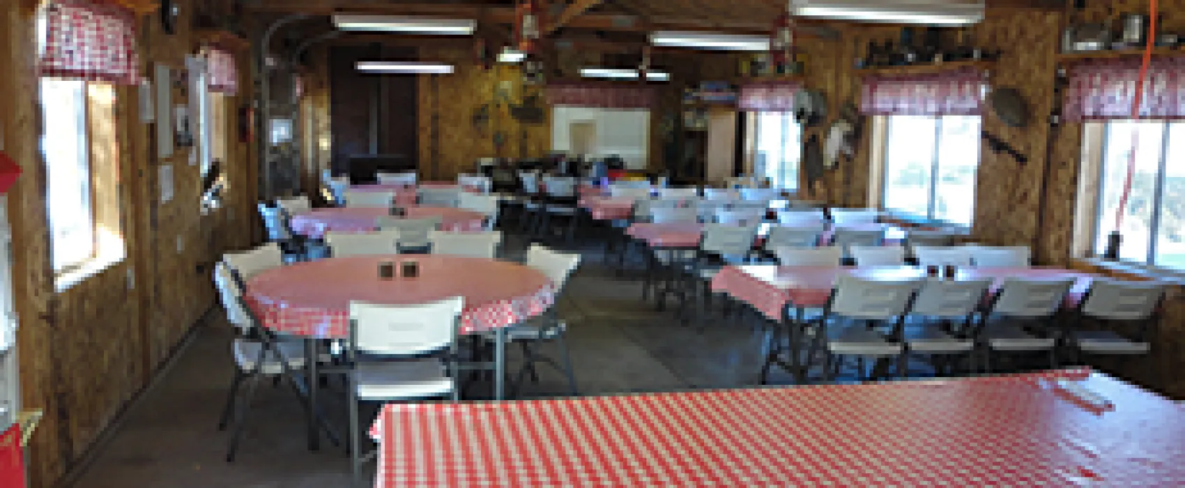 Mogote Meadow Cabins &RV Park