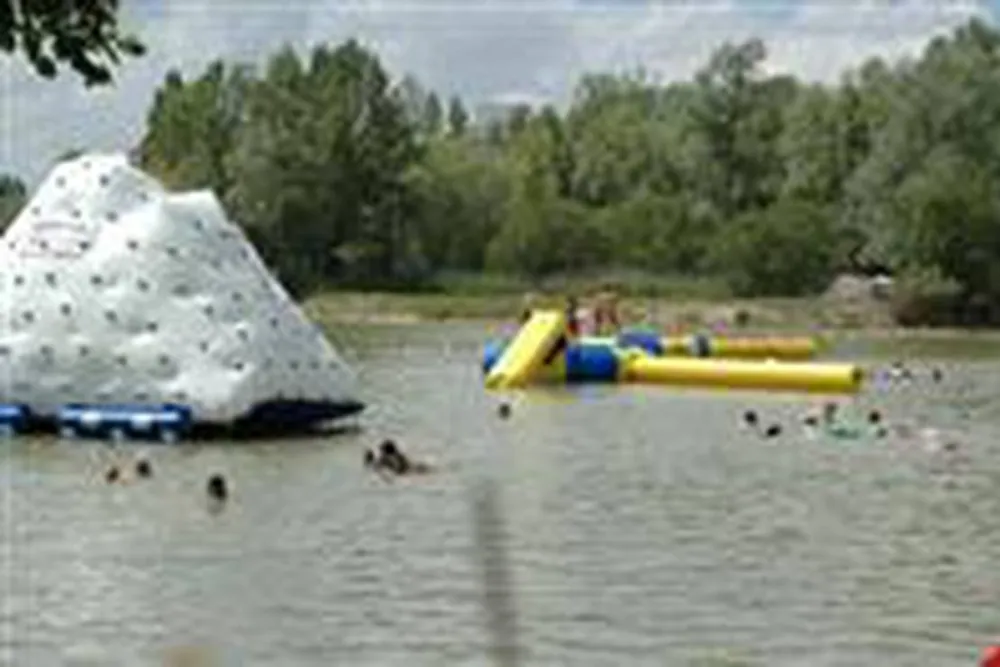 Camping Plan D'eau Des Terres Rouges