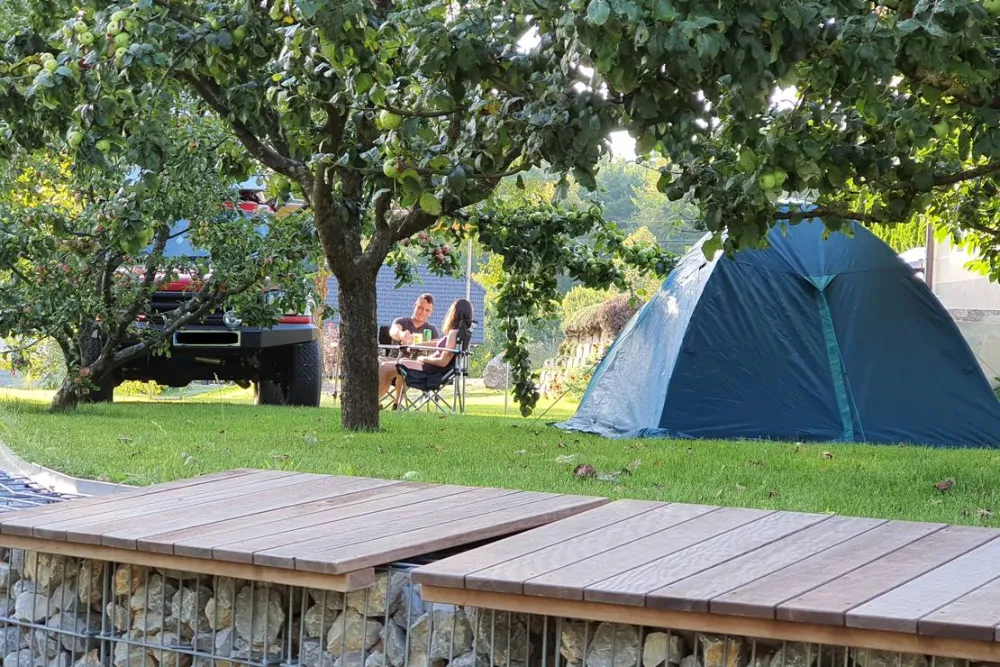 Camping & Apartment Knap
