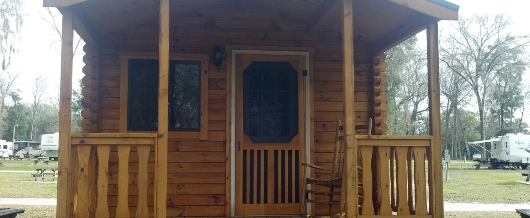 Ellie Ray's RV Resort & Lounge