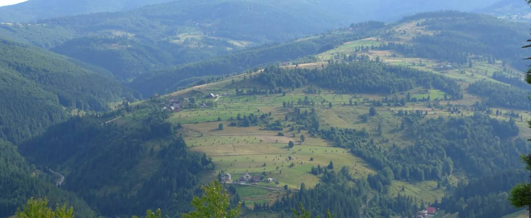 Im Westkarpaten-Naturpark, am Ariesch-Fluß.