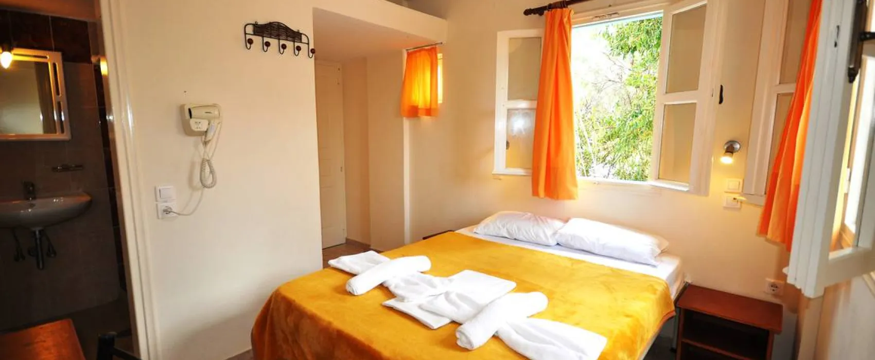 Santorini Camping Bungalows