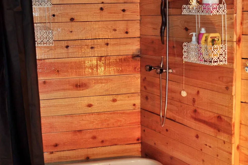 AbbyVille - Romantic Eco Camp