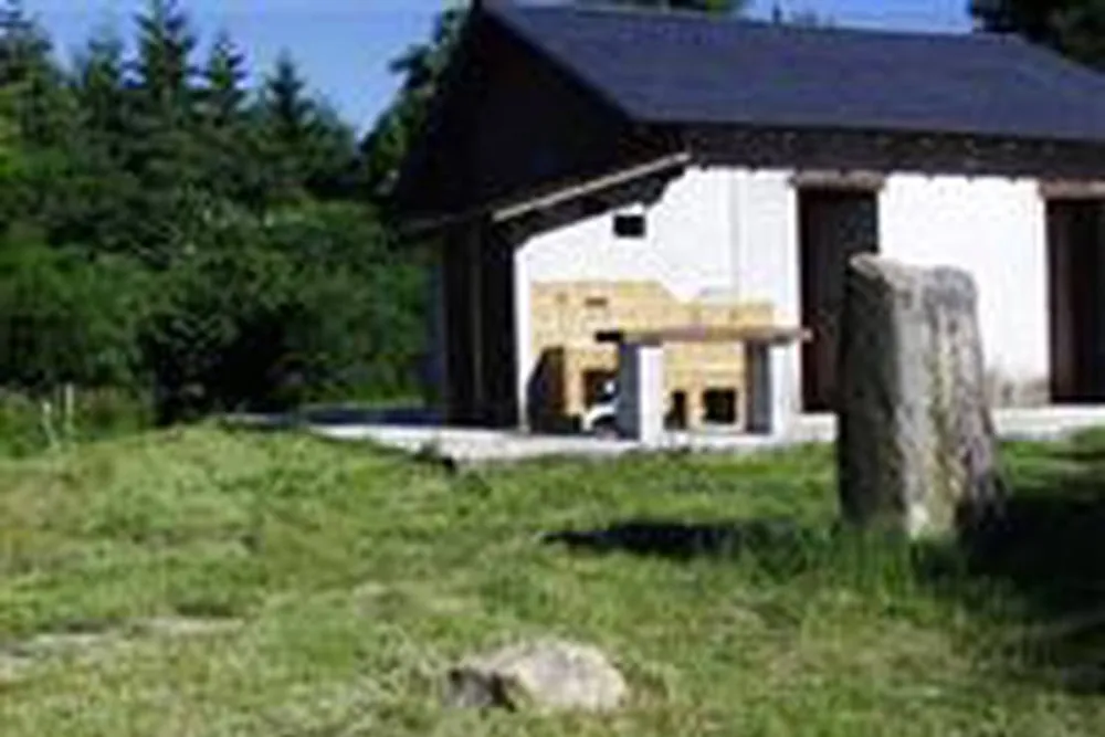 Camping à la ferme du menhir de Cascavel