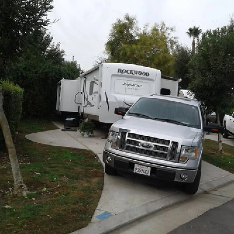 The Lakes RV & Golf Resort