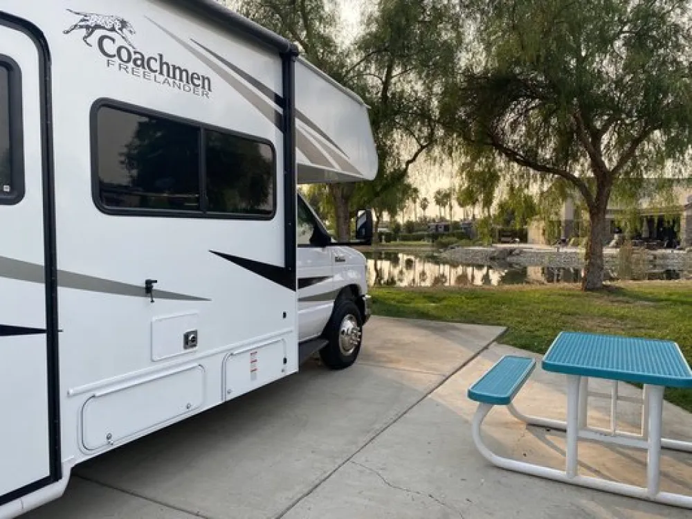 The Lakes RV & Golf Resort