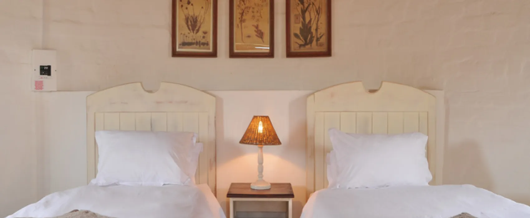 Opstal Camp Rondawels