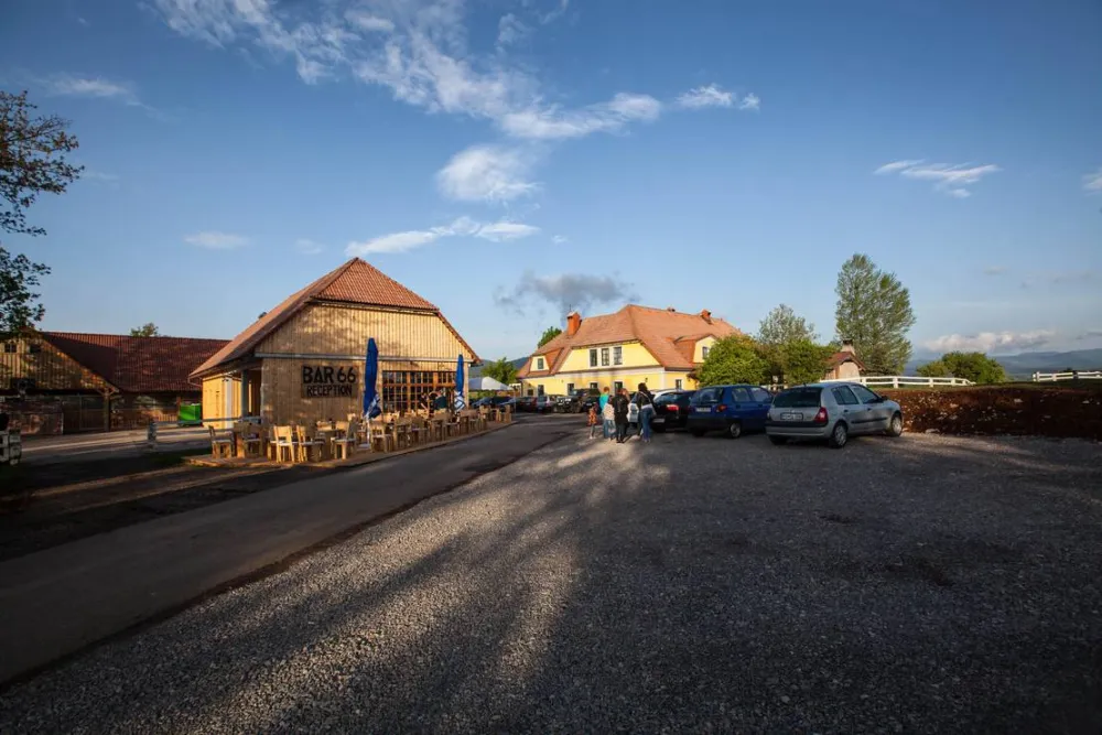 Camping Plana & Bar 66