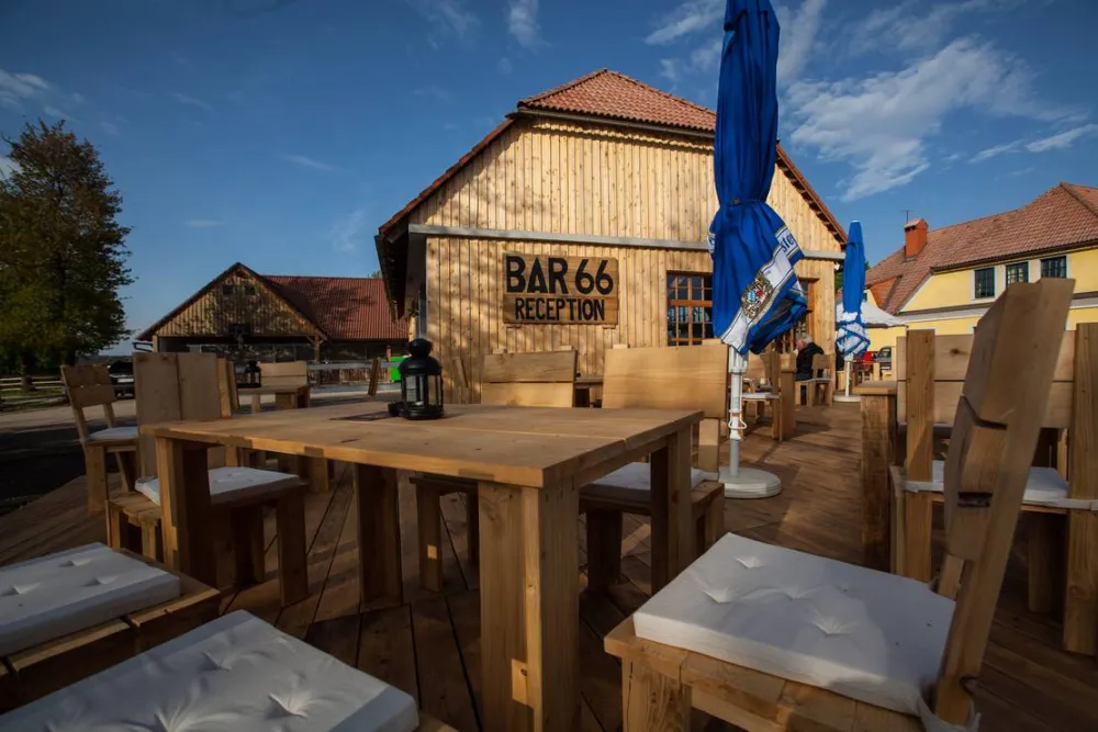 Camping Plana & Bar 66