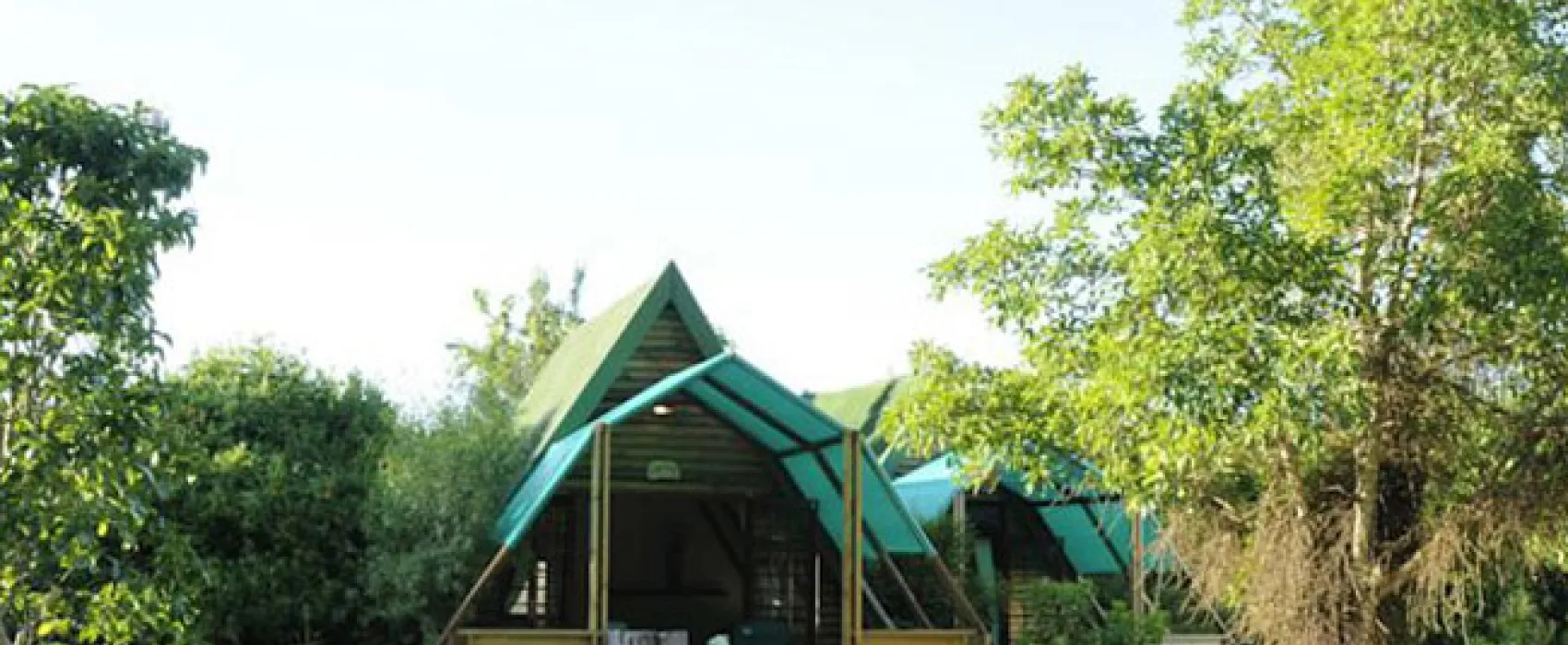 Tube n Axe Backpackers Lodge