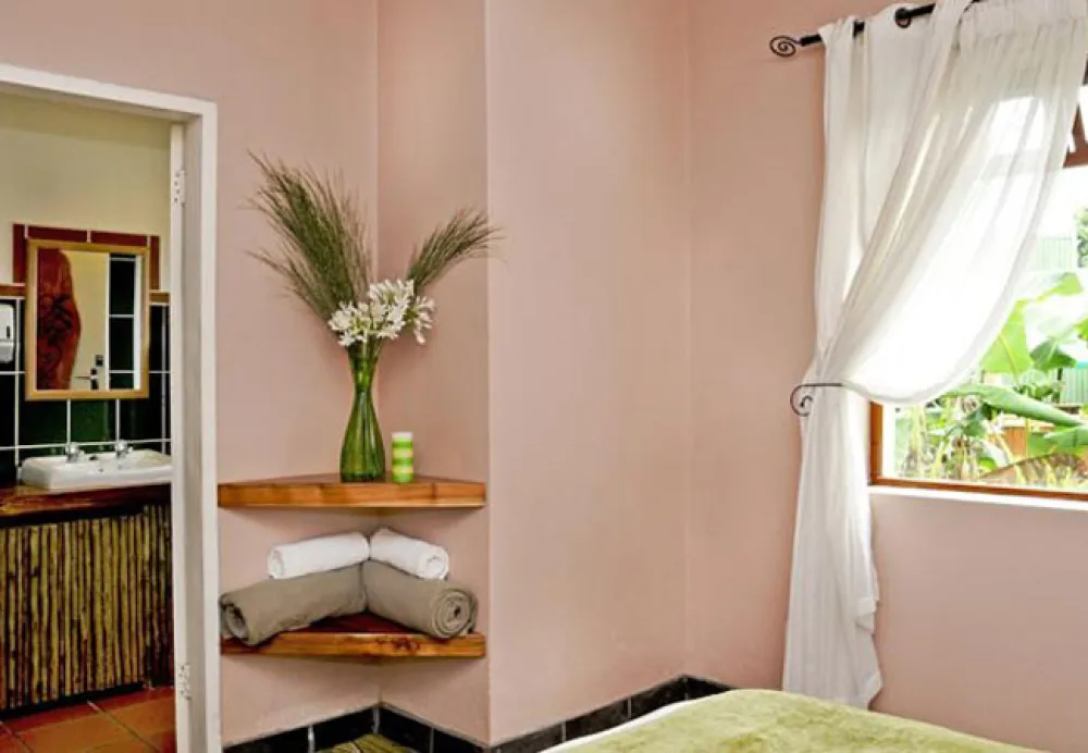 Tube n Axe Backpackers Lodge