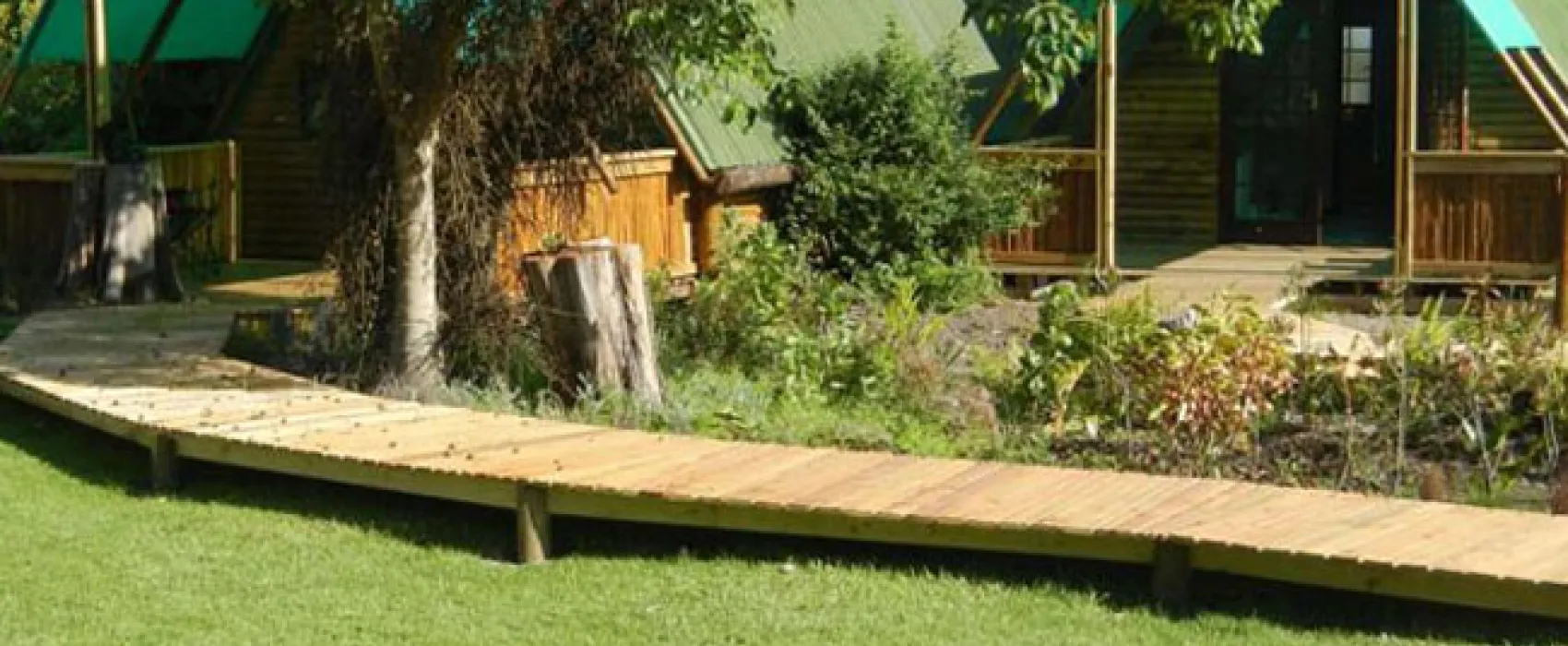 Tube n Axe Backpackers Lodge