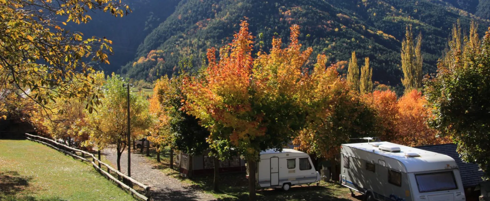 Camping, Bungalows y Hotel Viu